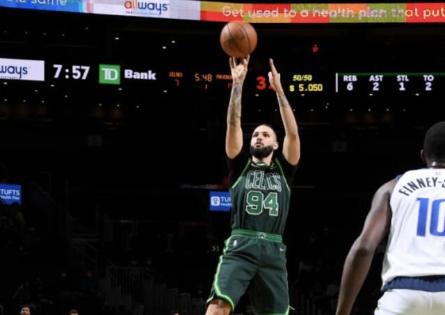 开云体育app-罗威富尼耶表现亮眼 他们或成双探花身边得力助手